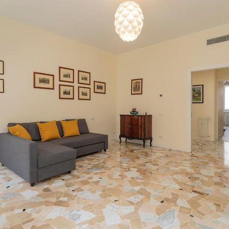 Joivy Modern 2Bed Flat With Balcony, 250M From M5 Foppa And M2 Sant'Agostino Apartment Milano Ngoại thất bức ảnh