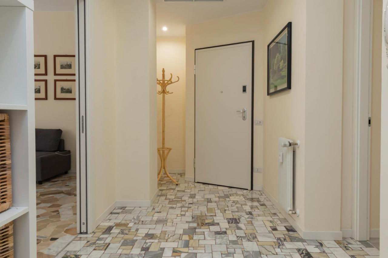 Joivy Modern 2Bed Flat With Balcony, 250M From M5 Foppa And M2 Sant'Agostino Apartment Milano Ngoại thất bức ảnh