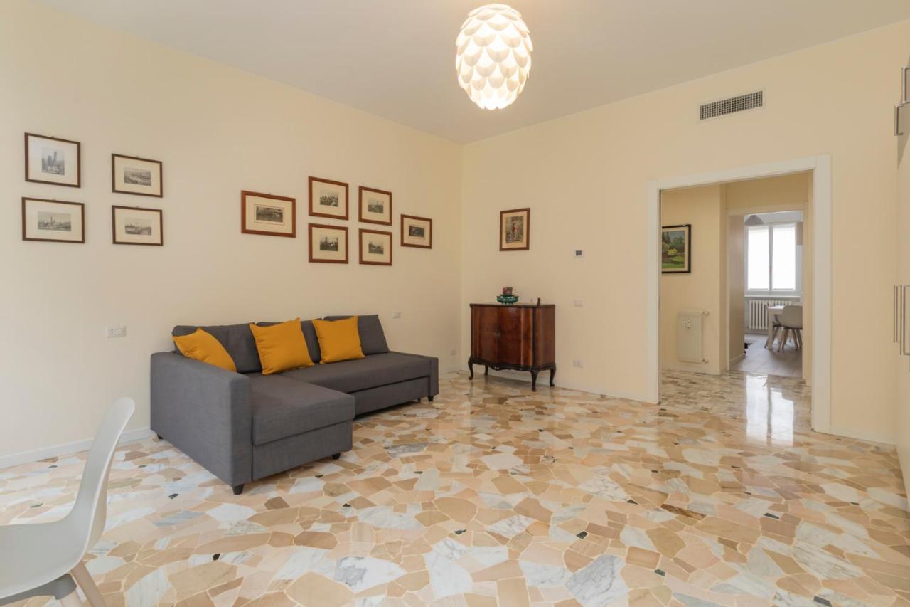 Joivy Modern 2Bed Flat With Balcony, 250M From M5 Foppa And M2 Sant'Agostino Apartment Milano Ngoại thất bức ảnh