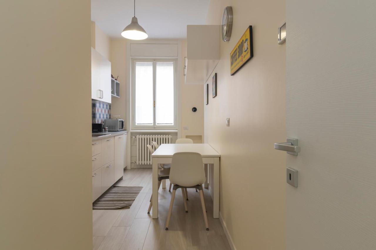 Joivy Modern 2Bed Flat With Balcony, 250M From M5 Foppa And M2 Sant'Agostino Apartment Milano Ngoại thất bức ảnh