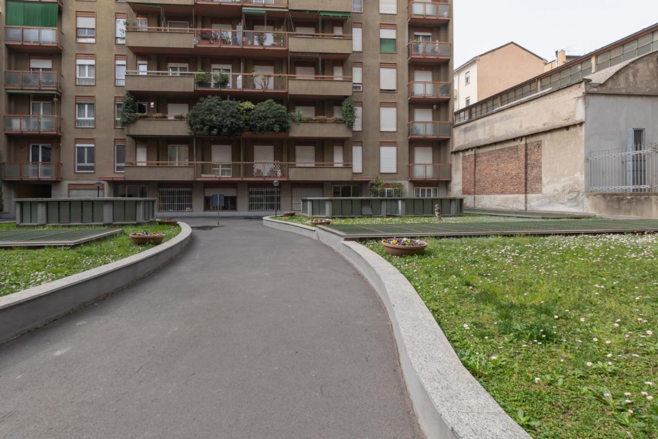 Joivy Modern 2Bed Flat With Balcony, 250M From M5 Foppa And M2 Sant'Agostino Apartment Milano Ngoại thất bức ảnh