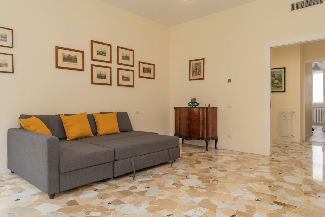 Joivy Modern 2Bed Flat With Balcony, 250M From M5 Foppa And M2 Sant'Agostino Apartment Milano Ngoại thất bức ảnh