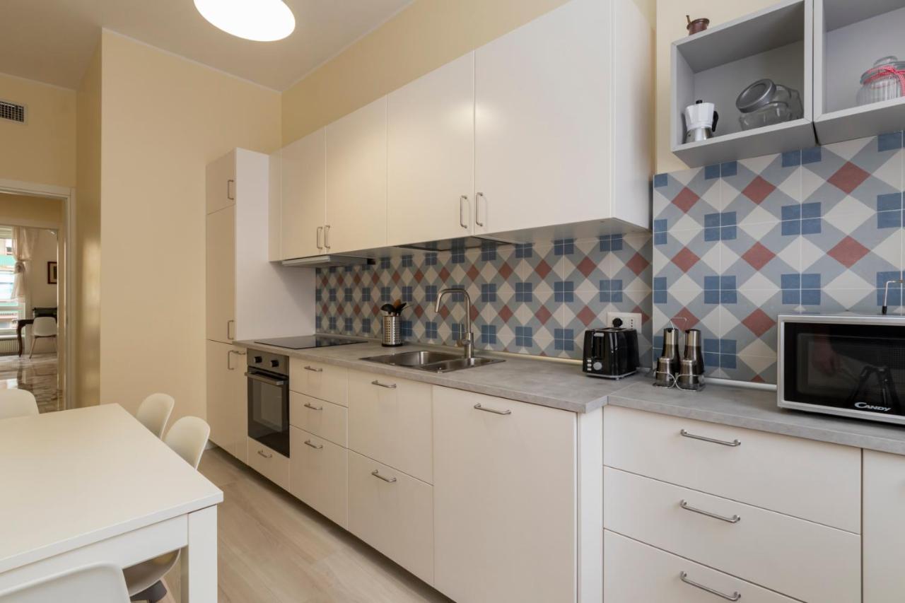 Joivy Modern 2Bed Flat With Balcony, 250M From M5 Foppa And M2 Sant'Agostino Apartment Milano Ngoại thất bức ảnh