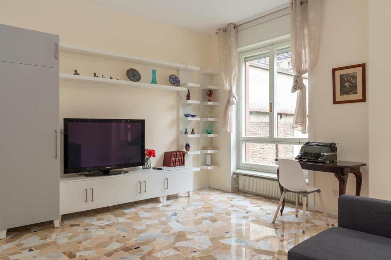Joivy Modern 2Bed Flat With Balcony, 250M From M5 Foppa And M2 Sant'Agostino Apartment Milano Ngoại thất bức ảnh