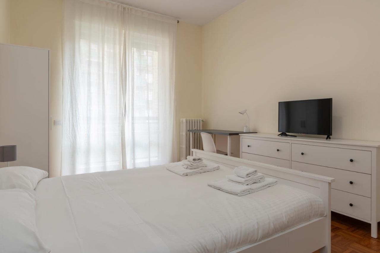 Joivy Modern 2Bed Flat With Balcony, 250M From M5 Foppa And M2 Sant'Agostino Apartment Milano Ngoại thất bức ảnh