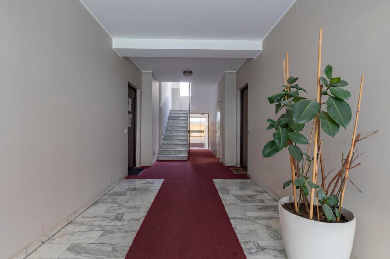 Joivy Modern 2Bed Flat With Balcony, 250M From M5 Foppa And M2 Sant'Agostino Apartment Milano Ngoại thất bức ảnh